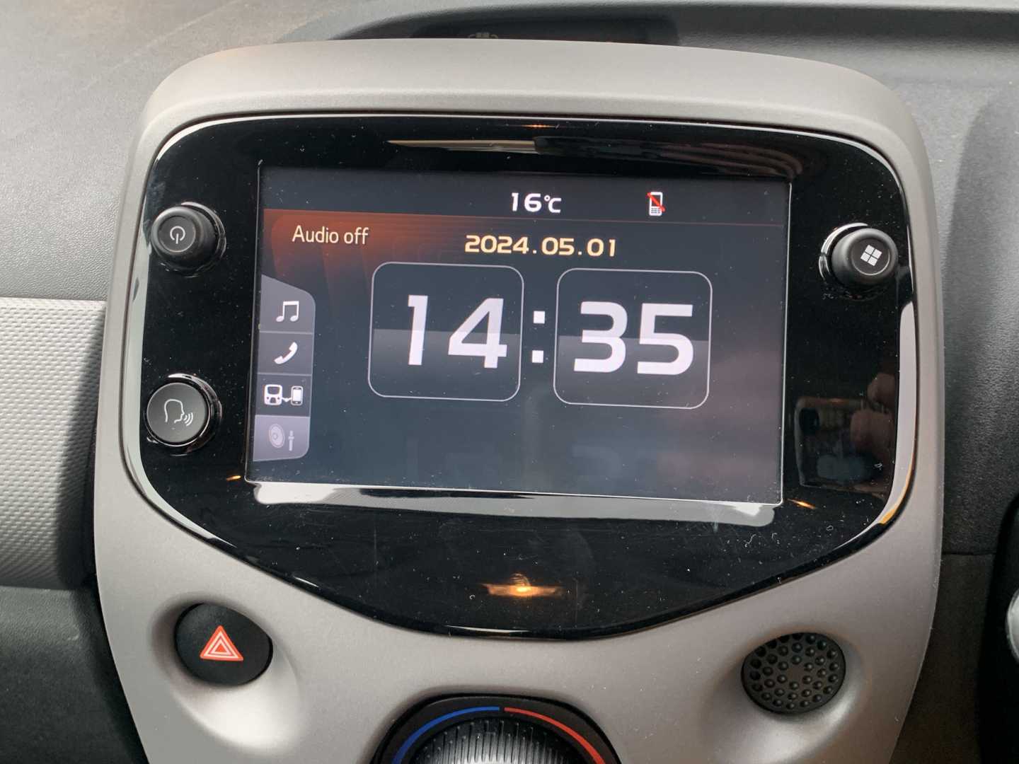 Peugeot 108 1.0 72 Active 3dr - Image 14